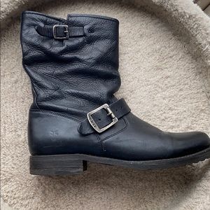 Frye Veronica Short Booties